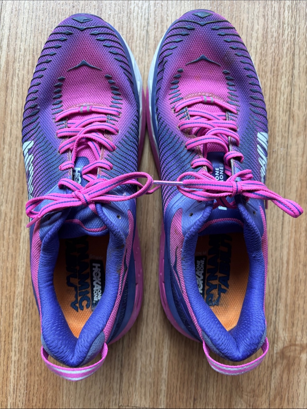 HOKA ONE ONE ARAHI 2 Size 10 - Picture 6 of 6